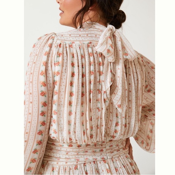 Anthropologie Floral Mini - Picture 10 of 11